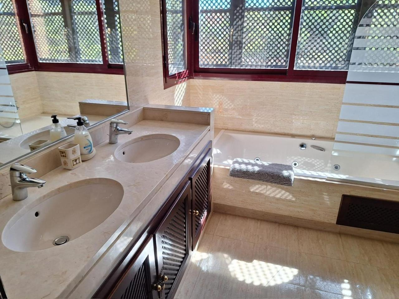 El Soto De Marbella Free Golf-Tennis-Padel-Gym 2 Bedroom Penthouse La Mairena Dış mekan fotoğraf